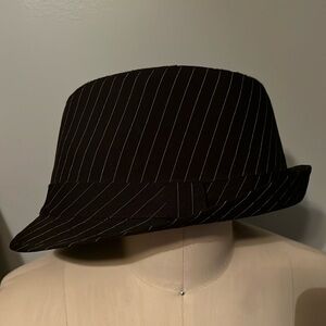 Black & white pinstriped fedora hat